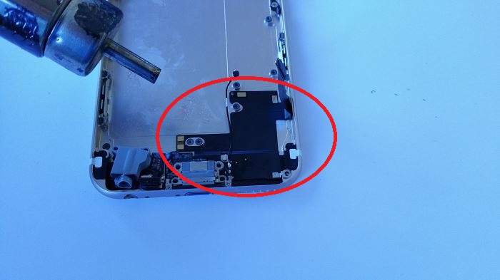 Etape 26 D&eacute;montage complet haut parleur de sonnerie iPhone 6