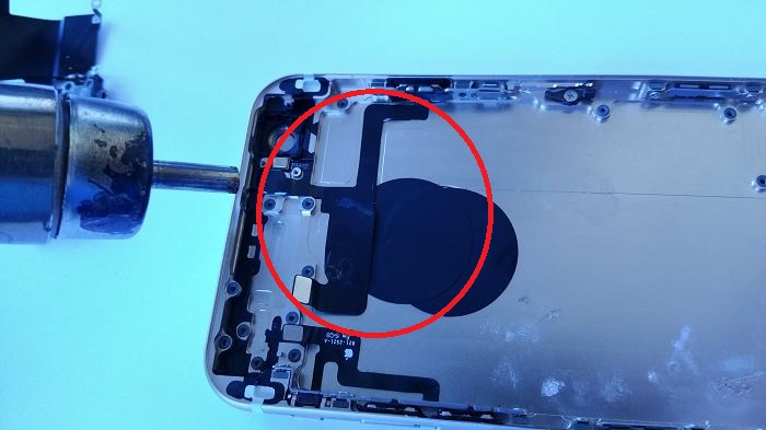 Etape 26 D&eacute;montage complet nappe bouton volume iPhone 6