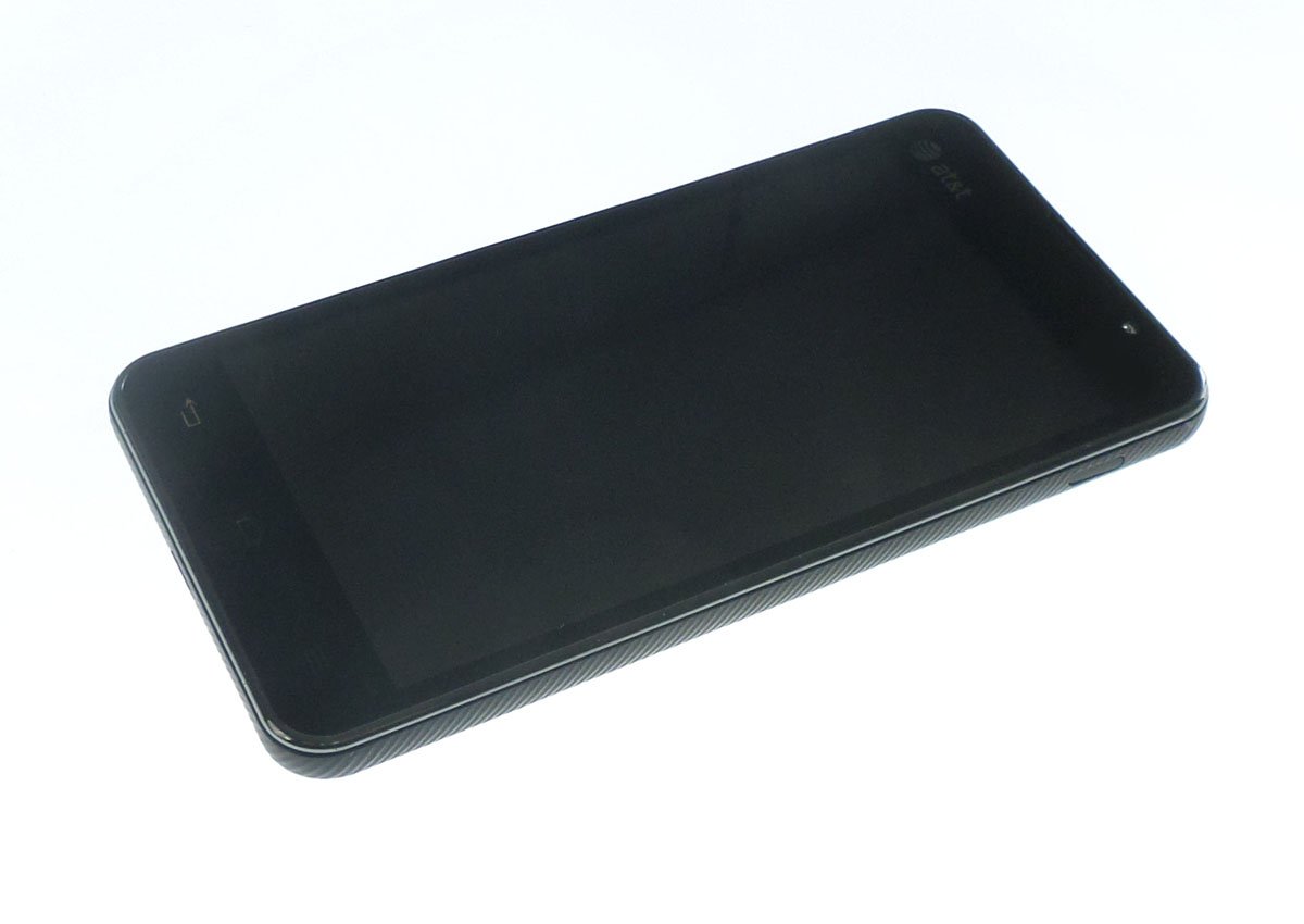 Ecran Lcd et vitre tactile assembl&eacute;s sur ch&acirc;ssis noir LG Optimus F5 P875