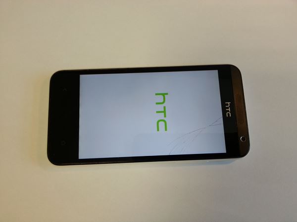 Guide de réparation HTC desire 300 étape 2 Guide de réparation HTC desire 300 étape 2