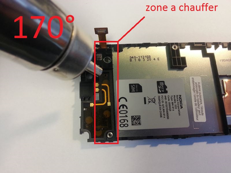 Chauffer la partie encoll&eacute;e du LCD du Nokia Lumia 520