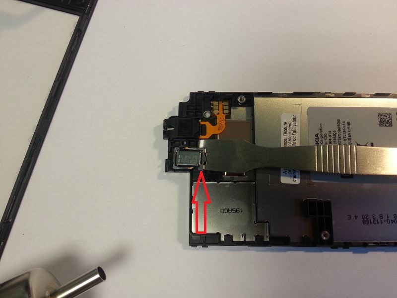 D&eacute;coller le haut parleur oreille du Lumia 520