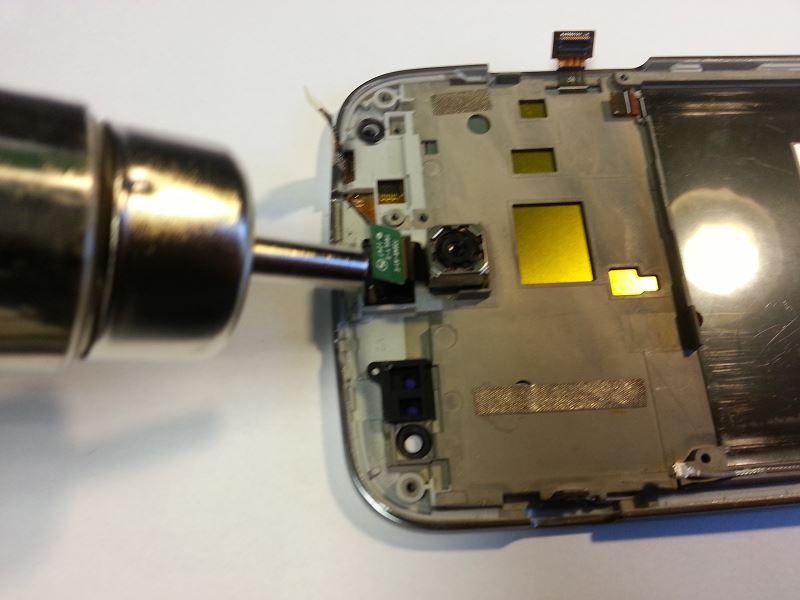 Chauffer le connecteur de la cam&eacute;ra du Wiko Cink King