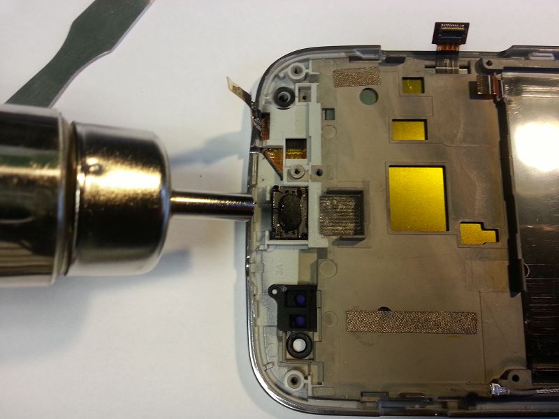 Chauffer le haut parleur oreille du Wiko Cink King