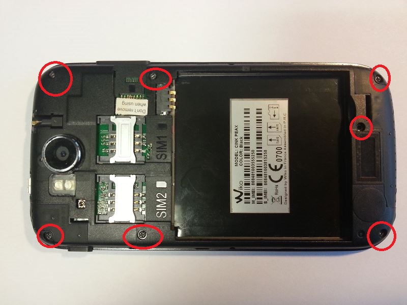 D&eacute;visser le ch&acirc;ssis interne du Wiko Peax