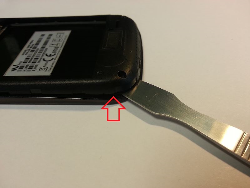 Enlever le ch&acirc;ssis interne du Wiko Peax