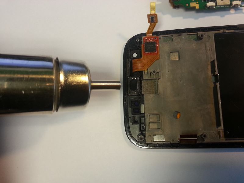 Chauffer le haut parleur oreille du Wiko Peax