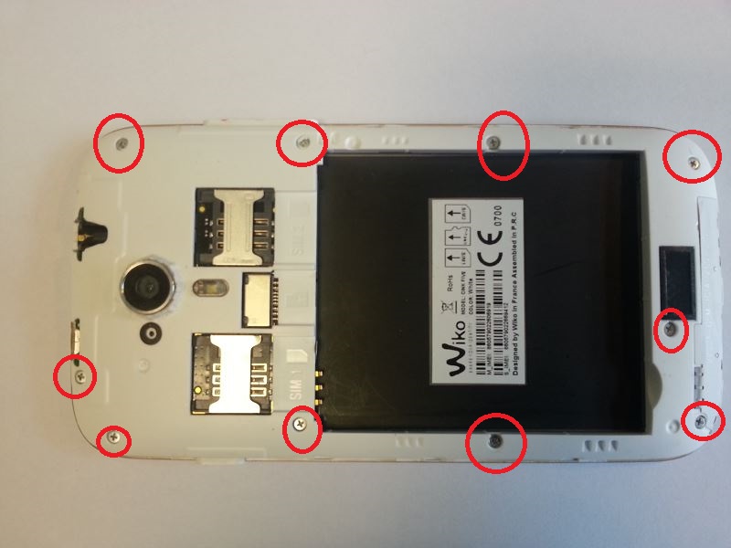 D&eacute;visser le ch&acirc;ssis interne du Wiko Cink Five