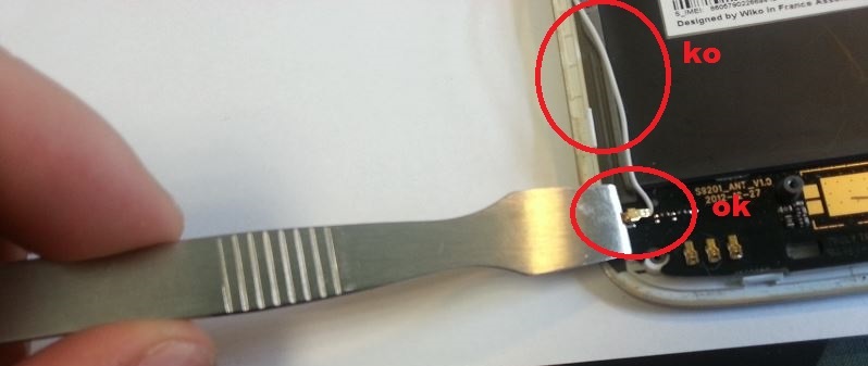 D&eacute;connecter le c&acirc;ble coaxial de l'antenne du Wiko Cink Five