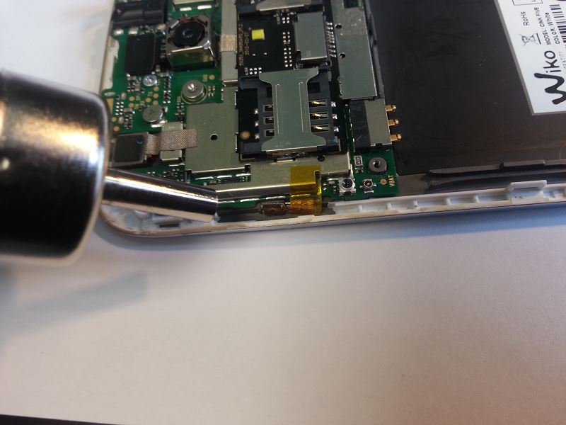 Chauffer la nappe du bouton power du Wiko Cink Five