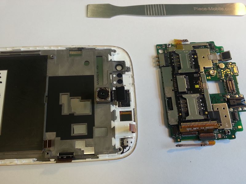 D&eacute;poser la carte m&egrave;re du Wiko Cink Five