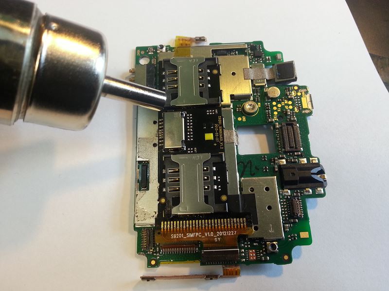 Chauffer le lecteur SIM du Wiko Cink Five