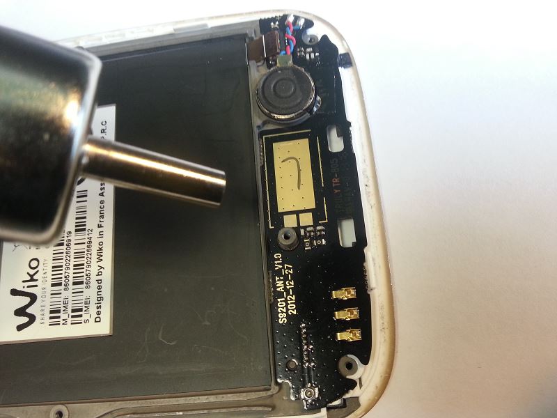 Chauffer la carte de gestion du bas du Wiko Cink Five