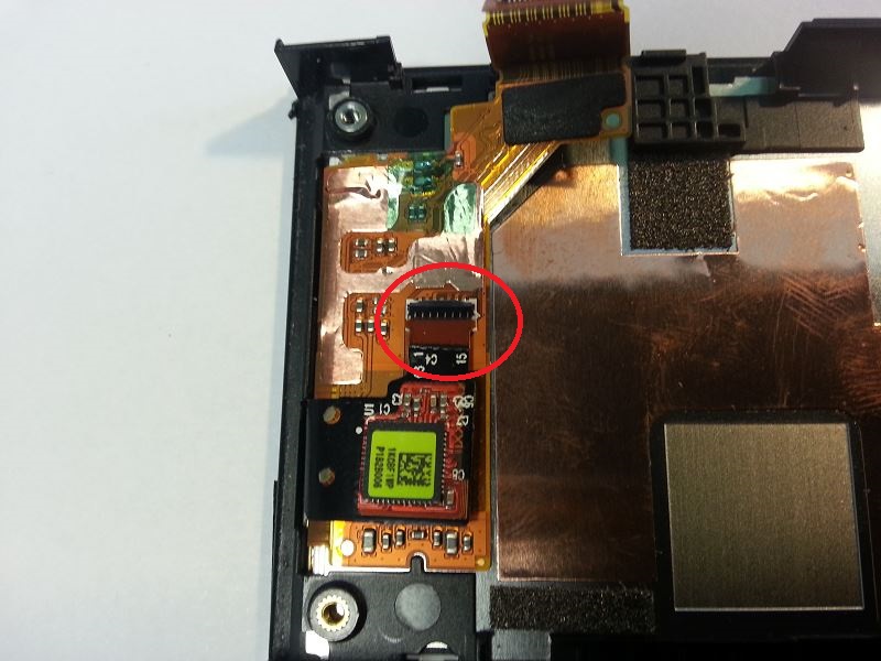 D&eacute;clipser le ch&acirc;ssis interne du sony xperia u