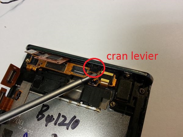 Guide de reparation Optimus L7 P700 P705 etape 22