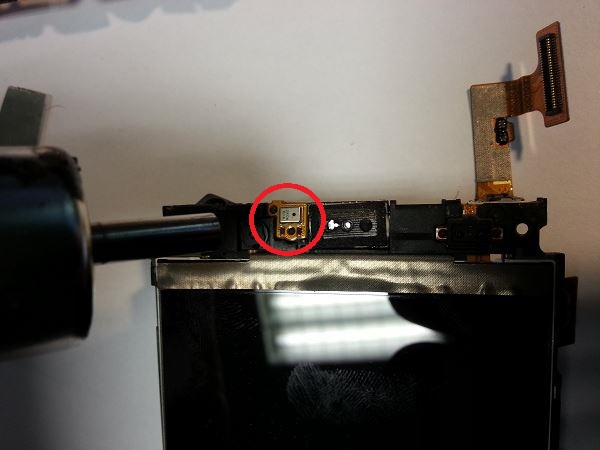 Guide de réparation du LG optimus L7 P700 P705 étape 36