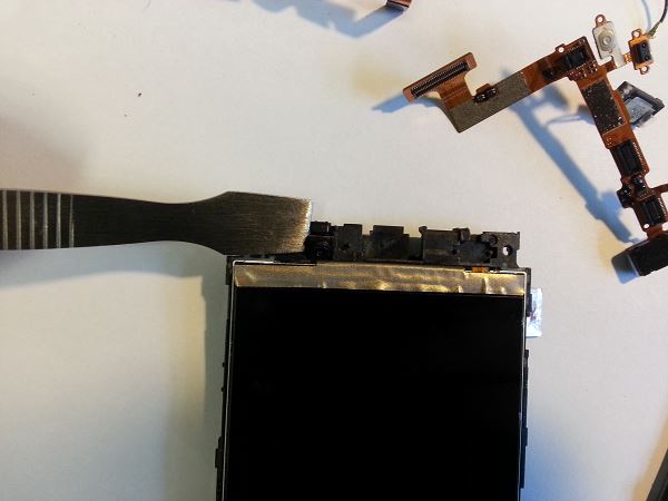 Guide de réparation du LG optimus L7 P700 P705 étape 42