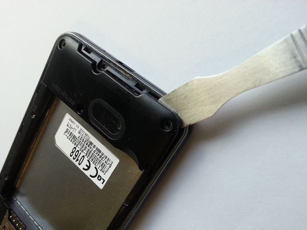 Guide de réparation LG Optimus F5 étape 4