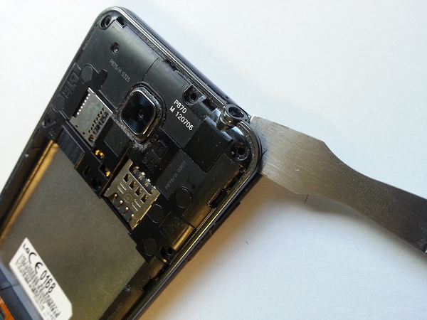 Guide de réparation LG Optimus F5 étape 6