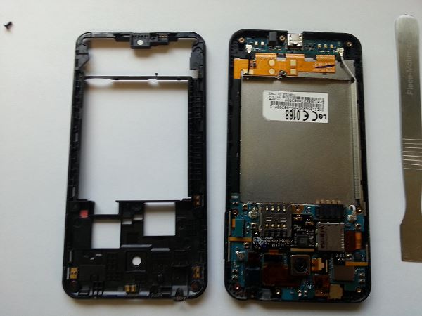 Guide de réparation LG Optimus F5 étape 7