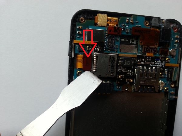 Guide de réparation LG Optimus F5 étape 11