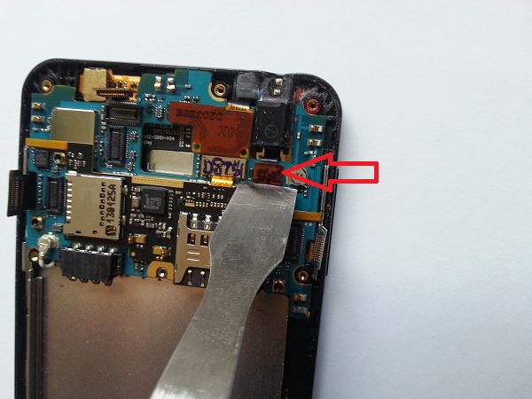 Guide de réparation LG Optimus F5 étape 13