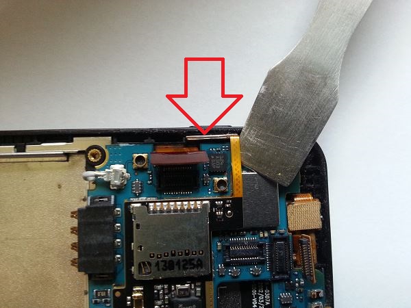 Guide de réparation LG Optimus F5 étape 16