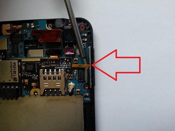 Guide de réparation LG Optimus F5 étape 17