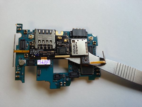 Guide de réparation LG Optimus F5 étape 22