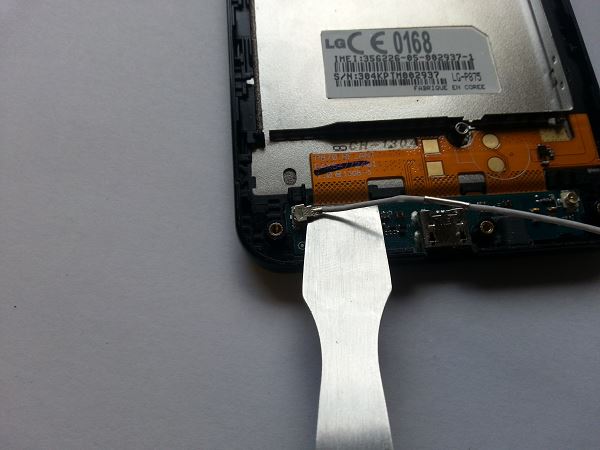 Guide de réparation LG Optimus F5 étape 27