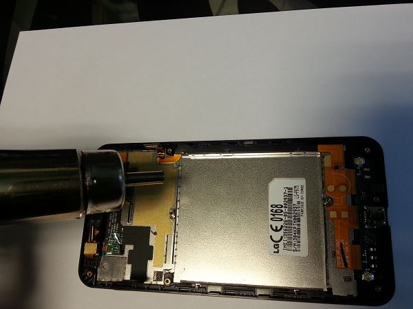 Guide de réparation LG Optimus F5 étape 28