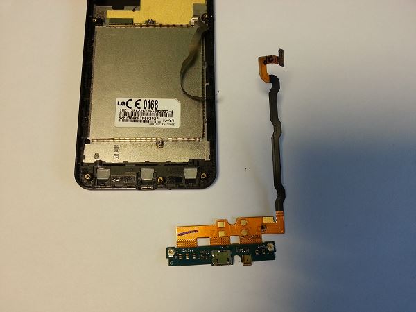 Guide de réparation LG Optimus F5 étape 32