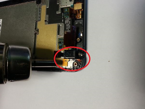 Guide de réparation LG Optimus F5 étape 33