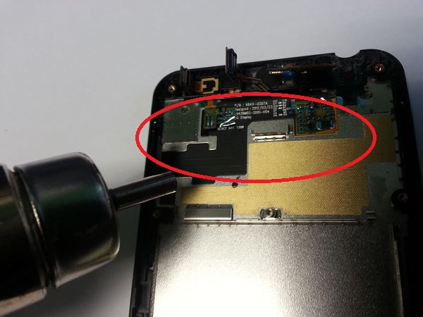 Guide de réparation LG Optimus F5 étape 38