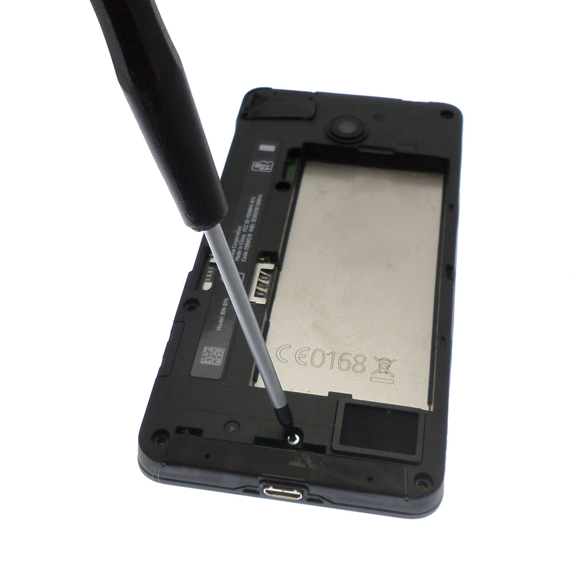 vis cach&eacute;e lumia 635