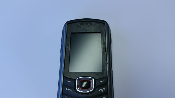 Netoyer la vitre cassée du Samsung Solid B2710