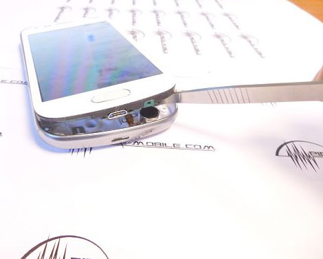 D&eacute;tacher le ch&acirc;ssis du Samsung Galaxy Trend