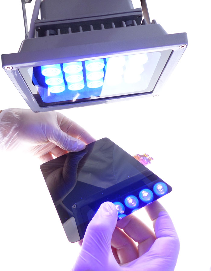 lampe et colle uv pour ecran